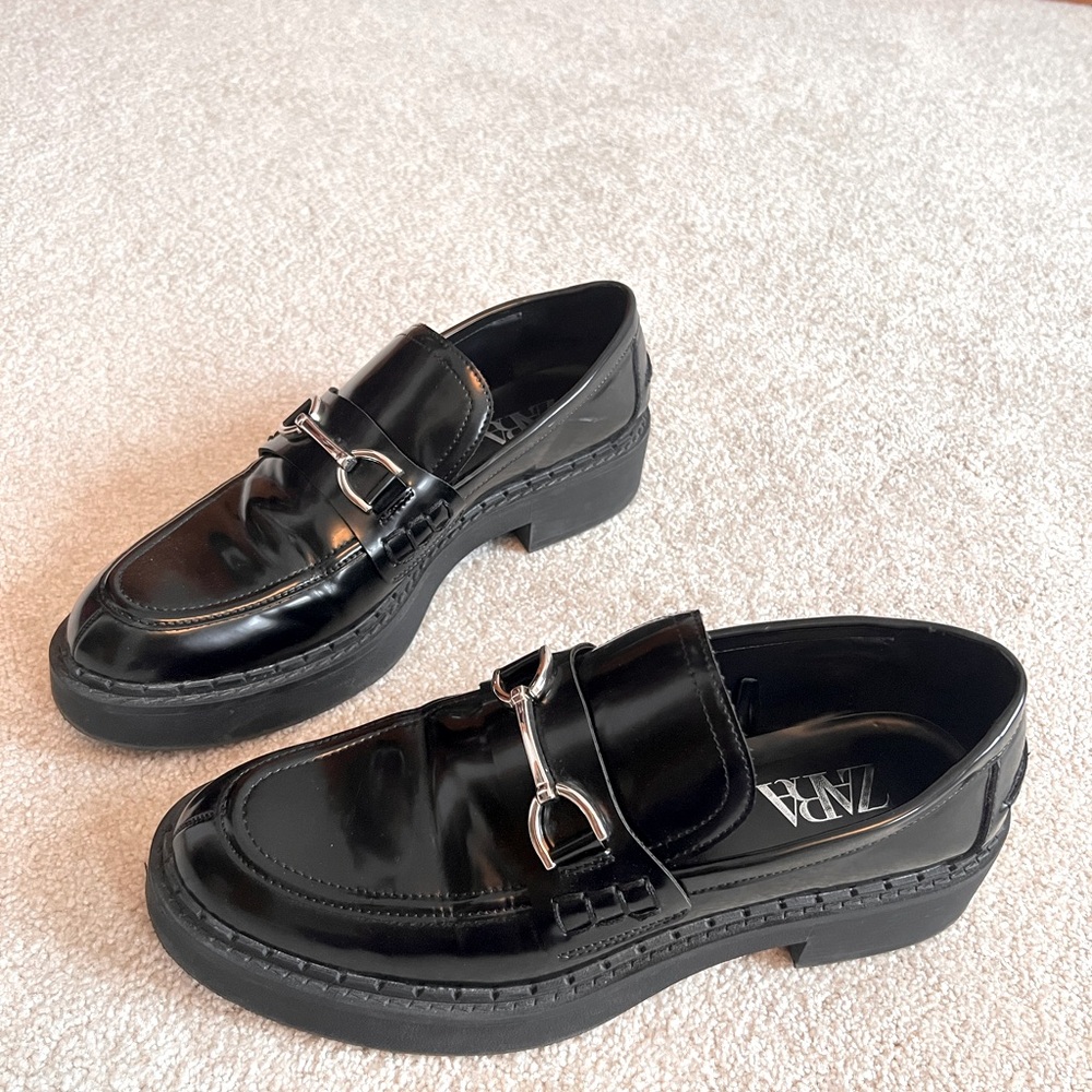 Classic Zara loafers! Size 41.